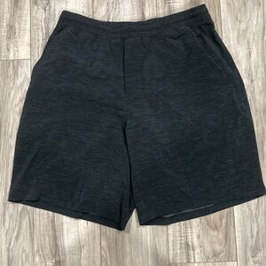 EUC Lululemon MENS Pacebreaker 9” Lined Short, L